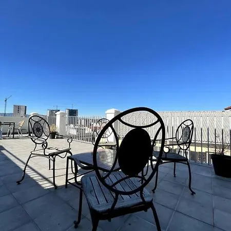 Eclectic 2br With Shared Terrace Perfect Getaway Apartment Gibraltar