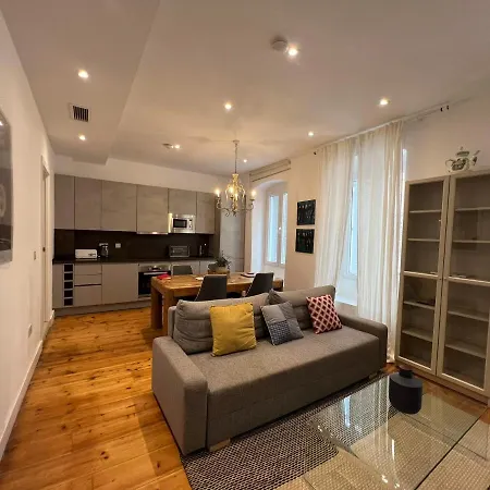 Eclectic 2br With Shared Terrace Perfect Getaway